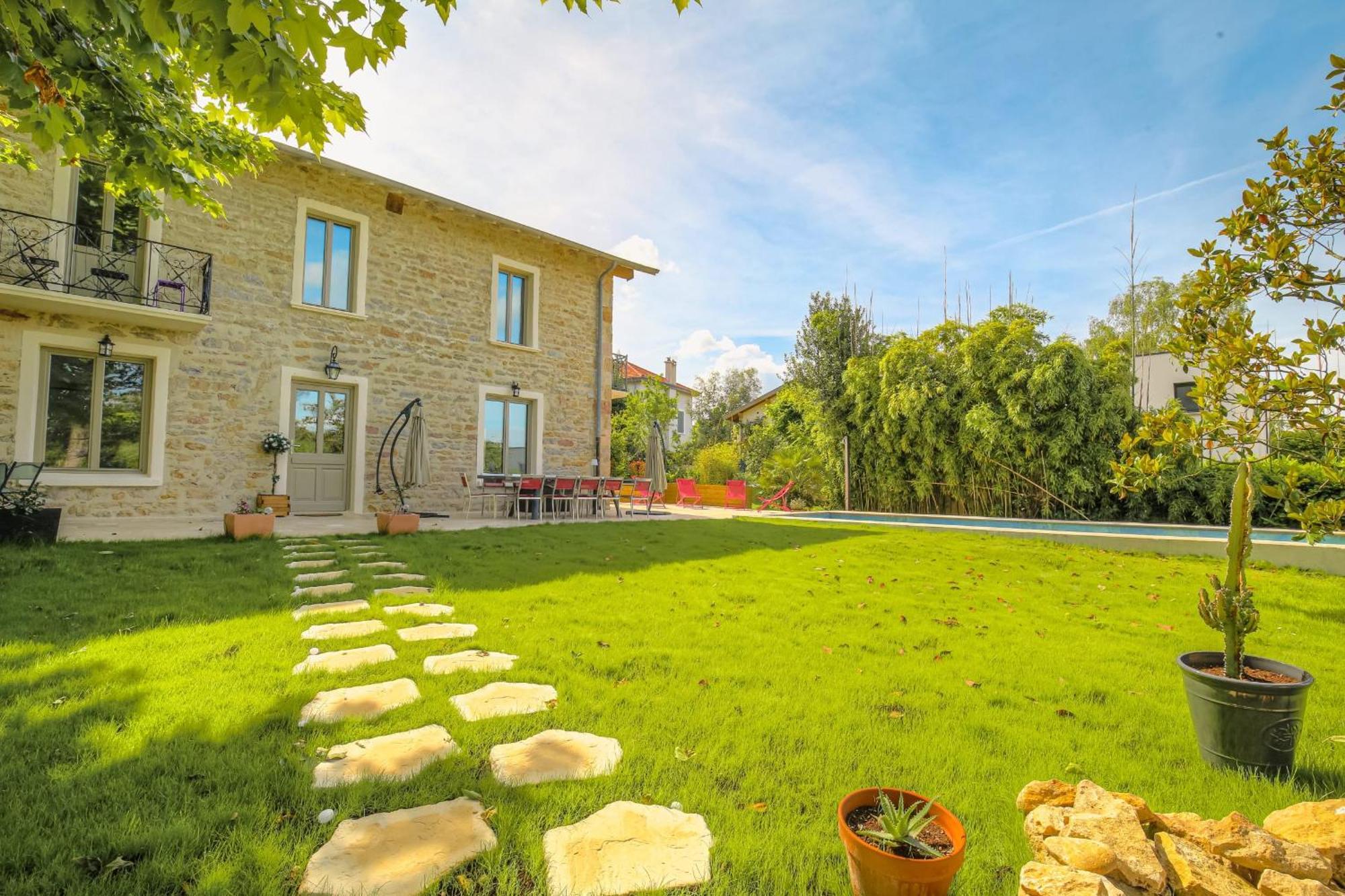 Charmante Maison Avec Piscine Proche Lyon Villa Dardilly Exterior foto