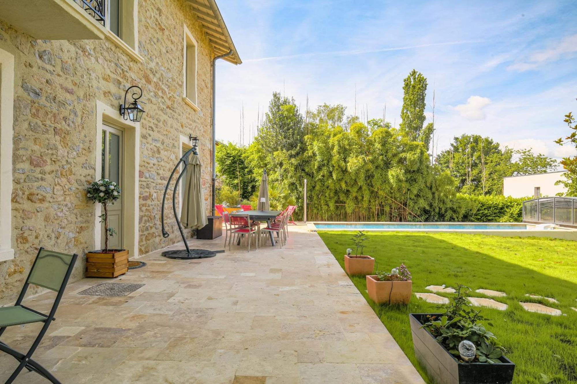 Charmante Maison Avec Piscine Proche Lyon Villa Dardilly Exterior foto